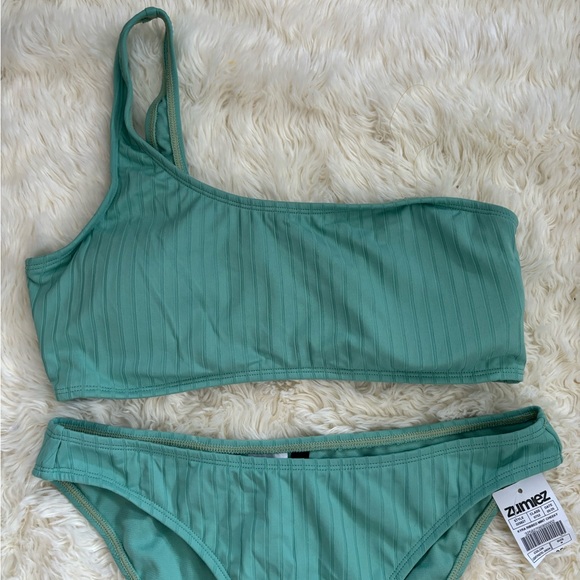 New Swimsuit - Picture 5 of 7